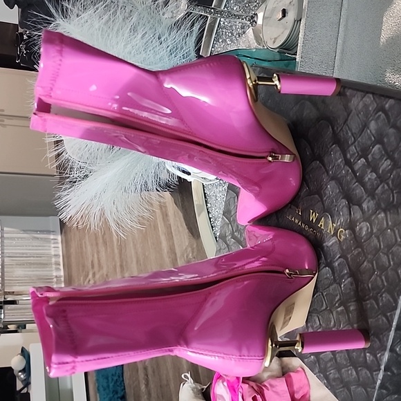 Azalea Wang barbie pink patent booties - Picture 6 of 8